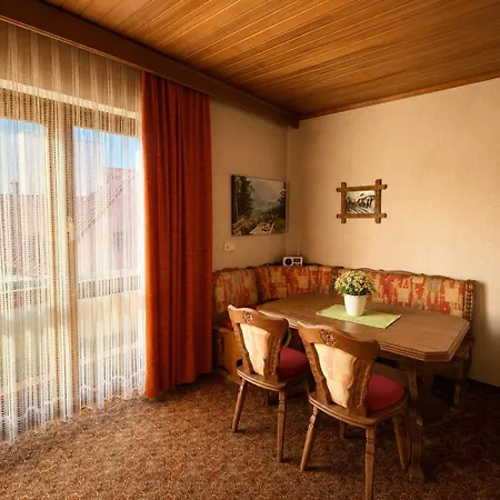 Gaestehaus Oberheinricher * Steinfeld
